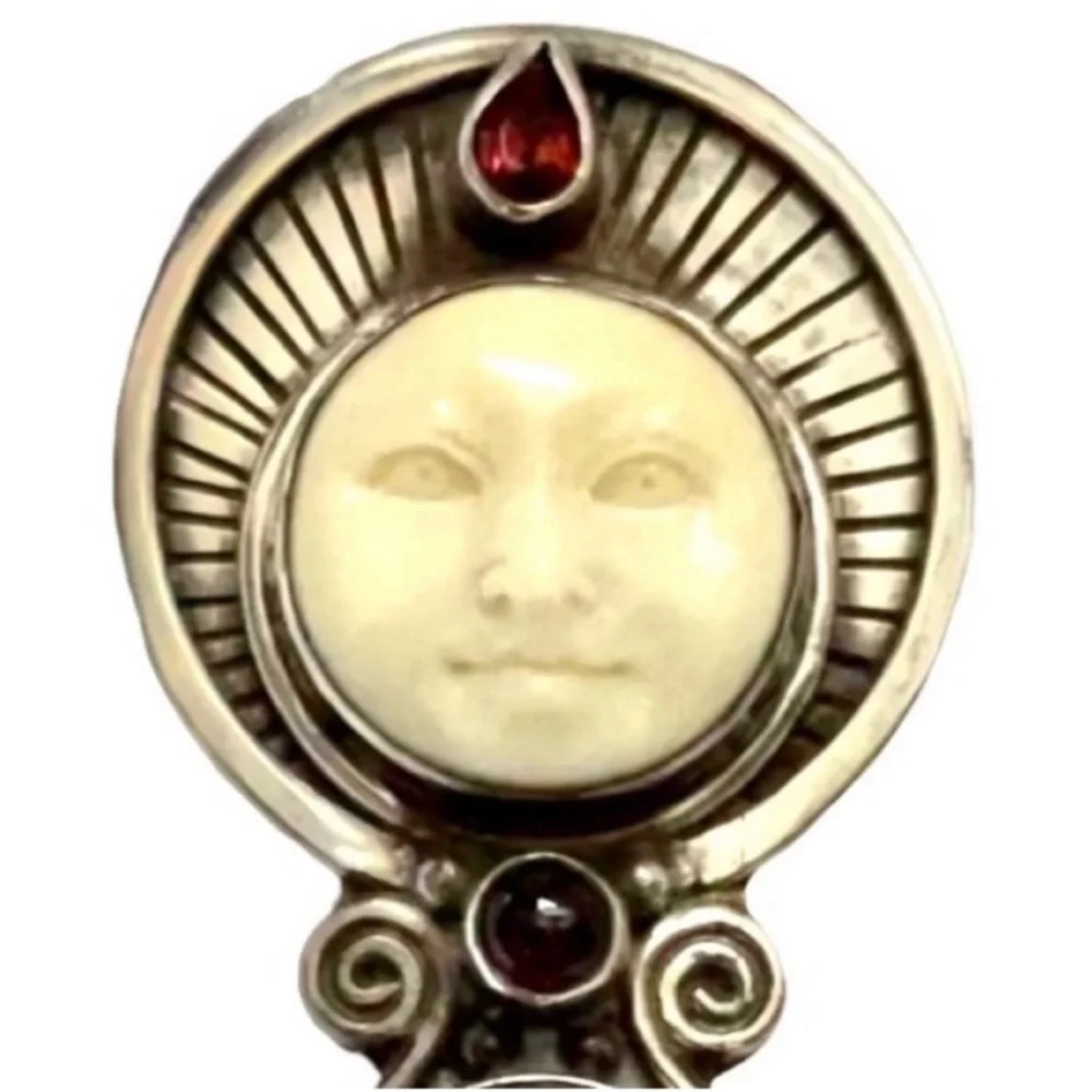 Sajen Vintage Carved Moon Face Goddess Jasper Garnet 925 Large brooch pendant